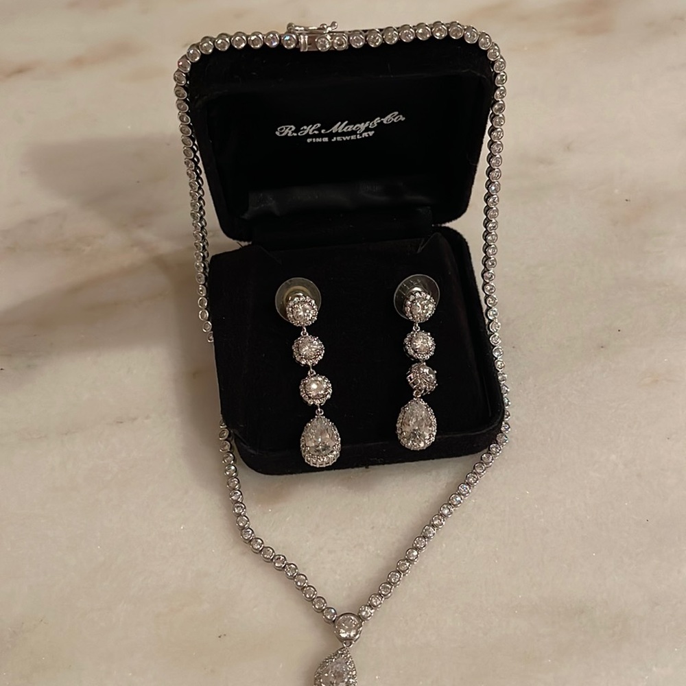 Gorgeous faux diamond teardrop necklace and earrings. Worn only once to wedding